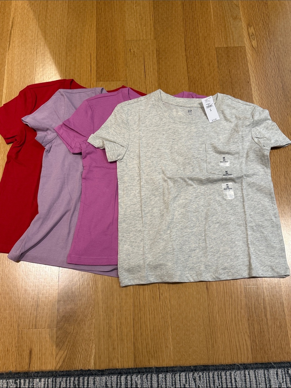 GAP Short Sleeve pocket Tees in Red, Lavender, Magenta and Heather Gray bundle